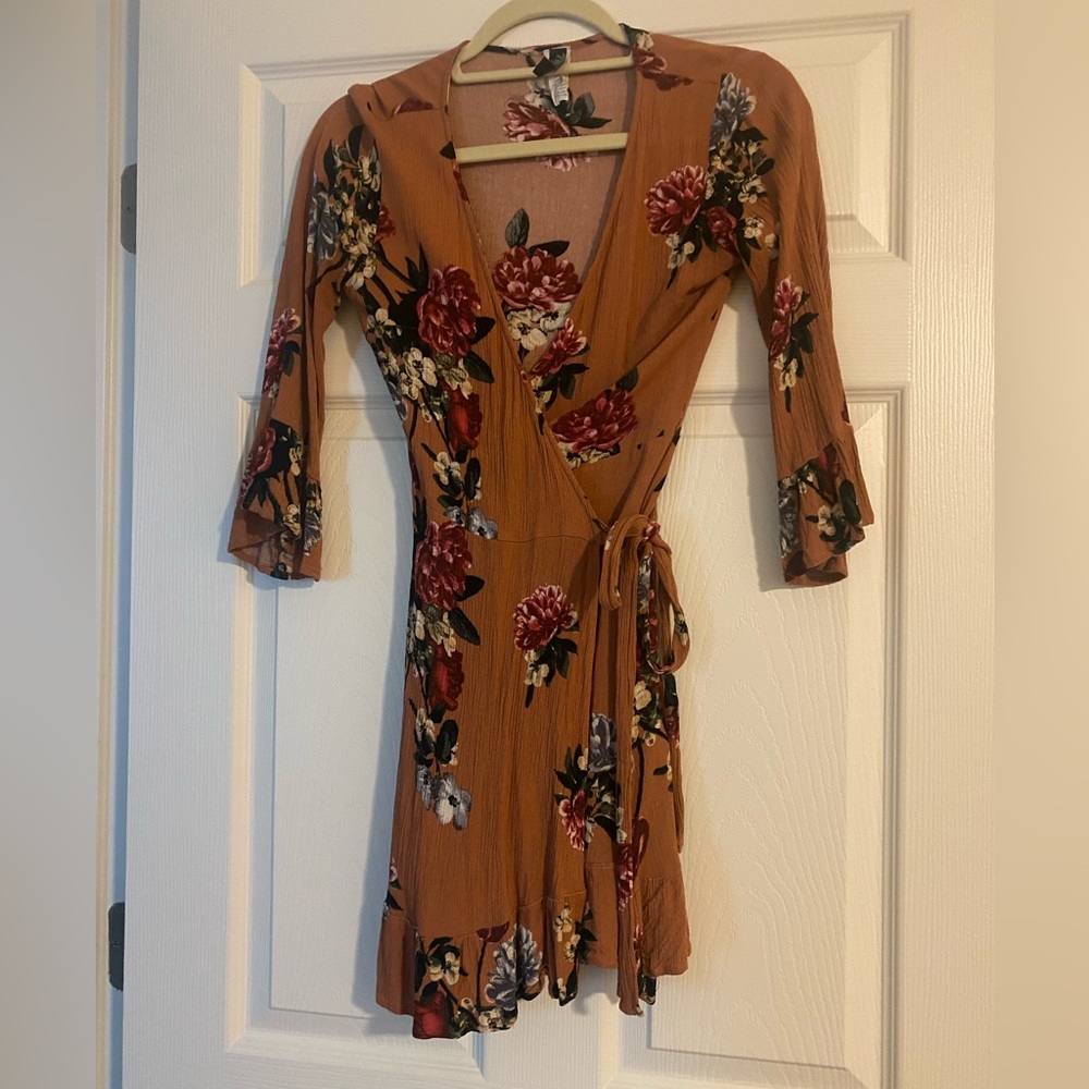 Luna Chix Womens 3/4 Bell Sleeve Floral Casual Wrap Mini Dress